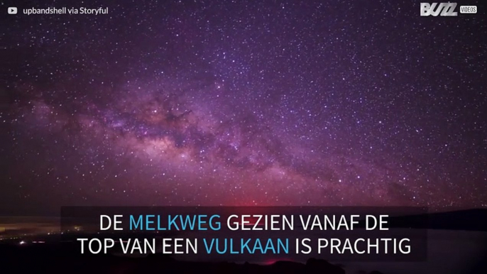 Time-lapse van een sterrennacht gefilmd op 2800 meter hoogte