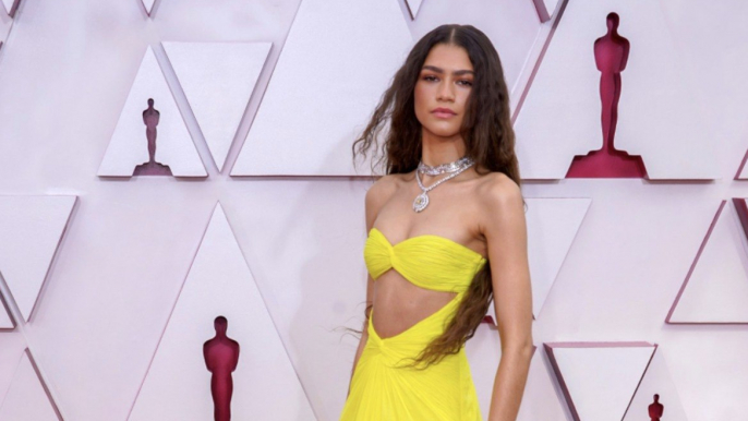 Zendaya Wowed in a Midriff-Baring Gown and $6 Million in Jewelry At the Oscars
