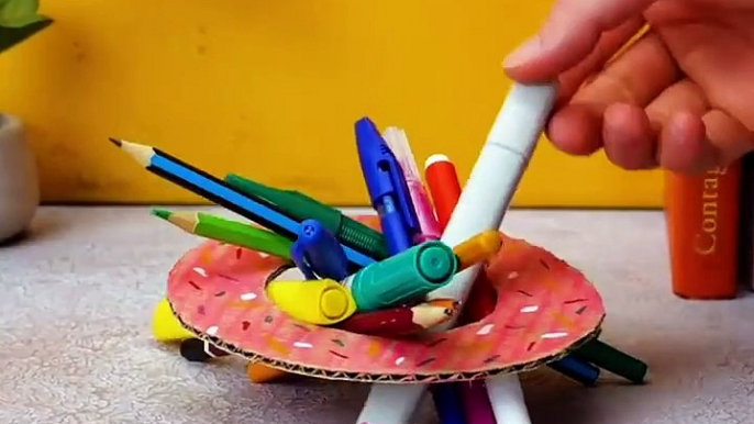 Genius Crafts You Can Make With Paper And Scissors