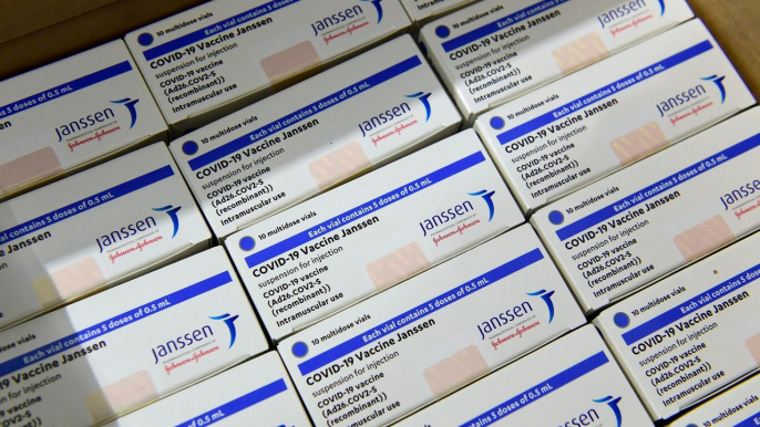US calls for pause on Johnson & Johnson vaccine over blood clot reports