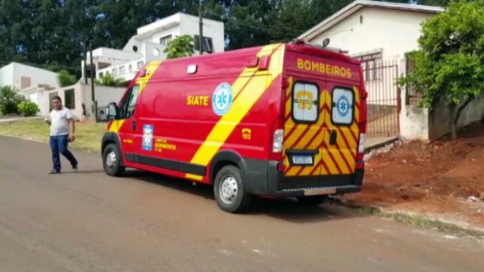 Menino é socorrido após sofrer queda em residência no Bairro Pacaembu