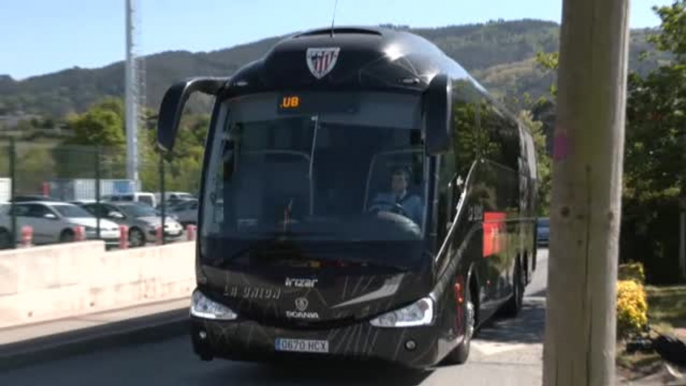 Salida del Athletic de Lezama sin aglomeraciones