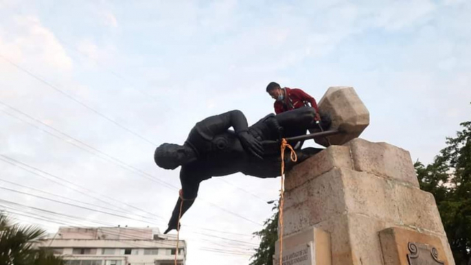 Opiniones divididas en Cali: manifestantes atentan contra estatua de Sebastián de Belalcázar