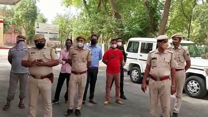 Villagers climbed trees in Hanumangarh collectorate over the dispute of the road