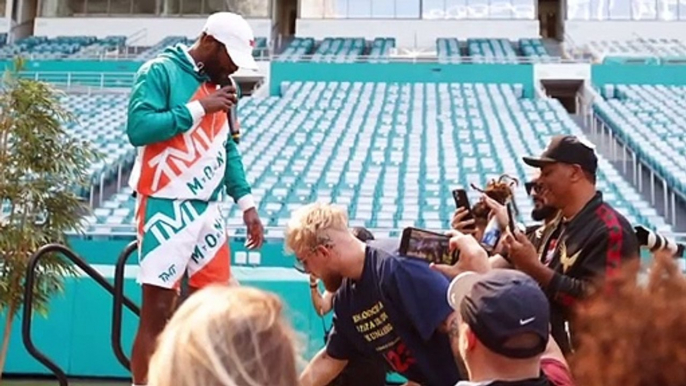 50 Cent, Conor McGregor and More React To Floyd Mayweather Getting Mad After Jake Paul Takes His Hat