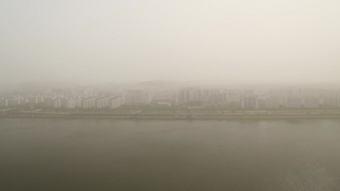 [날씨] 올봄 6번째 황사 공습...주말, 서쪽 공기 질 '최악' / YTN