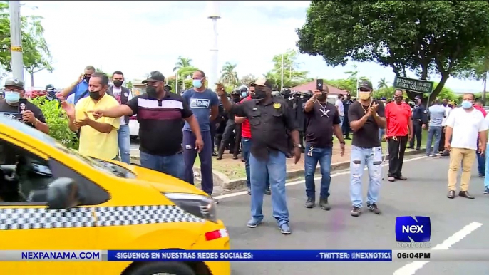 Ciudadanos reaccionan a las protestas de los taxistas - Nex Noticias