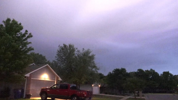 Thunderstorms bring lightning and hail to southern Kansas