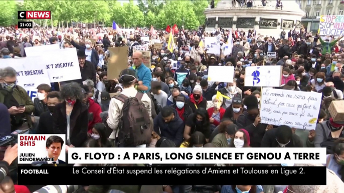 Long silence et genou à terre à Paris en hommage à Georges Floyd le 9 juin 2020