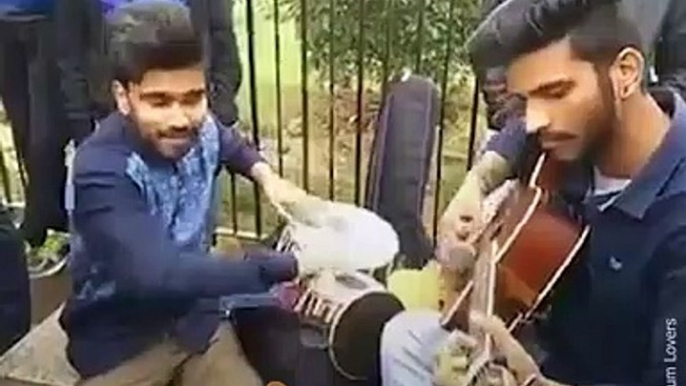 This Video Of The Singer Went Viral; People Overwhelmed By Sweet Voice