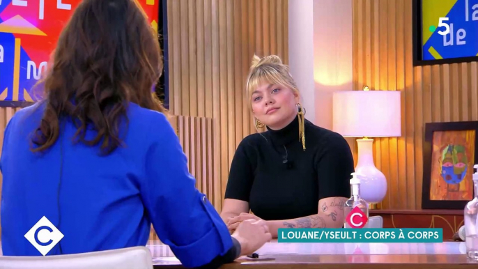 Vivement critiquée sur son physique, la chanteuse Louane répond à ses détracteurs: "Je suis triste pour les gens qui passent leur temps à faire ça!"