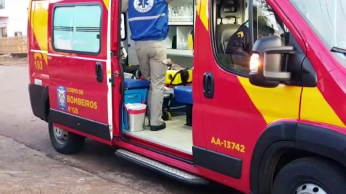 Ao sofrer queda, homem tem lesão no rosto e é resgatado pelo Corpo de Bombeiros no Cascavel Velho