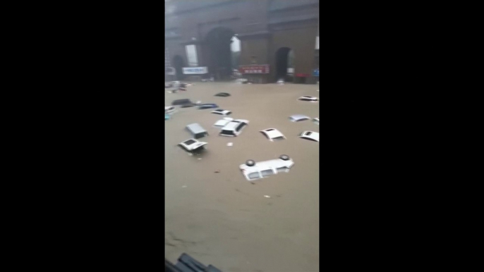 Des pluies torrentielles submergent la province du Henan, en Chine