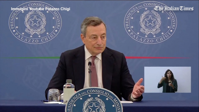 Draghi risponde alle parole di Salvini: "L'appello a non vaccinarsi significa invitare a morire" 