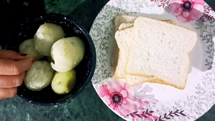 Bread Rolls Recipe - Crispy Monsoon Snack Stuffed Bread Roll-Quick and Easy Indian Snack Recipe
