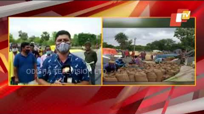 Farmers Bring Allegations Of Delay In Paddy Procurement In Koraput & Kalahandi