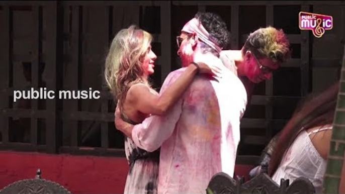 Farhan Akhtar And Shibani Dandekar Celebrate Holi With Javed Akhtar And Shabana Azmi