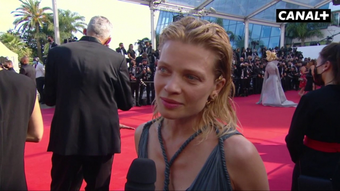 Mélanie Thierry, Présidente du Jury de la Caméra d'or arrive sur le tapis rouge - Cannes 2021