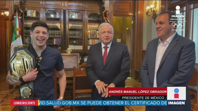 López Obrador recibió al campeón de Artes Marciales Mixtas