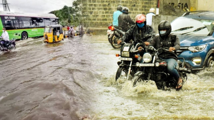 #HyderabadRains: 24 గంట‌ల్లో భారీ వ‌ర్ష‌పాతం.. పలు జిల్లాల్లో అతి భారీ వర్షాలు|KTR | Oneindia Telugu