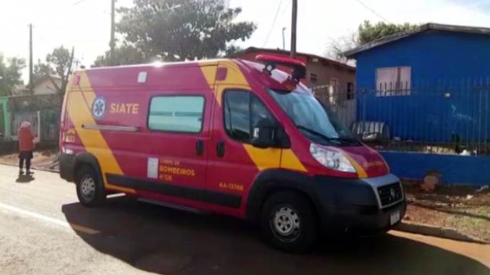 Idoso é socorrido pelo Siate após sofrer queda dentro de casa no Bairro Cascavel Velho