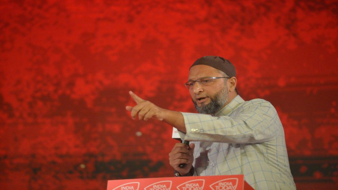 Asaduddin Owaisi targets Rahul Gandhi for losing in UP