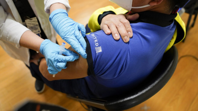 United Airlines Will Require All U.S.-Based Employees to Be Vaccinated