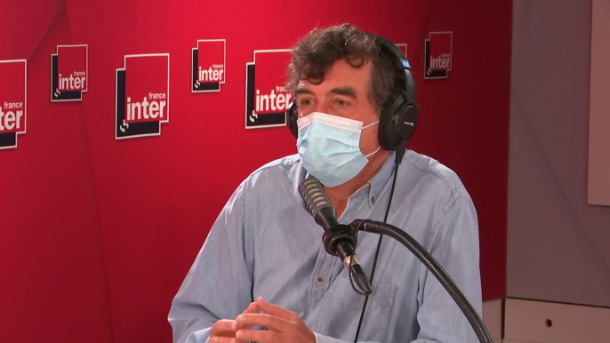 Arnaud Fontanet, épidémiologiste : "La vaccination diminue 90 à 95 % les formes graves, ce qui est considérable et de 60 % votre risque d'être infecté."