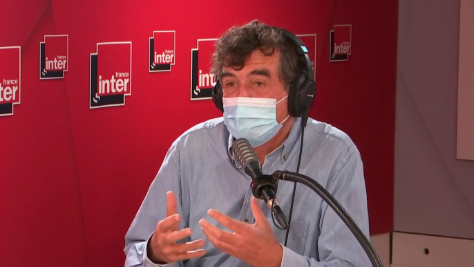 Covid-19 : "On est dans un équilibre qu'il va falloir surveiller, avec des éléments perturbateurs à venir", juge Arnaud Fontanet, épidémiologiste