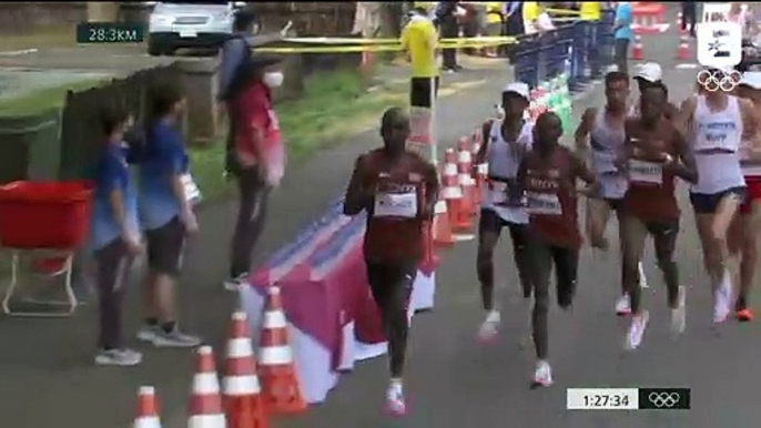 JO Tokyo: Après son geste polémique lors d’un ravitaillement du marathon olympique, Morhad Amdouni se justifie en évoquant des bouteilles "glissantes"