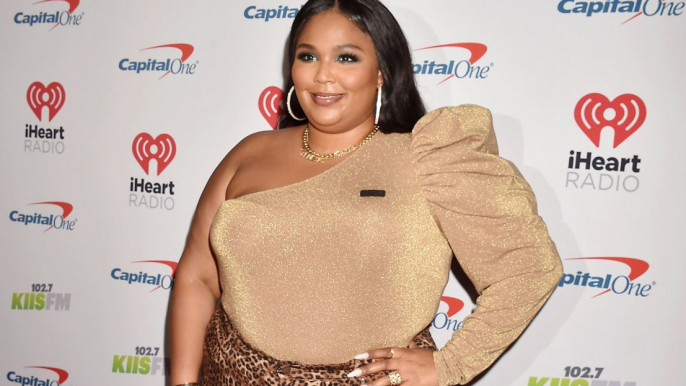 Lizzo wants to suck shots off Chris Evans’ chest!