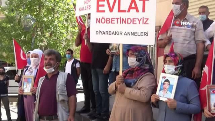 Evlat nöbetindeki ailelerden HDP ve PKK'ya sloganlı tepki