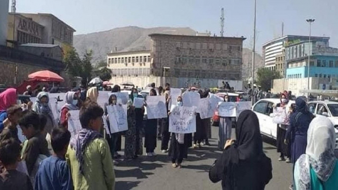 Taliban beat up women protesting against them in Kabul