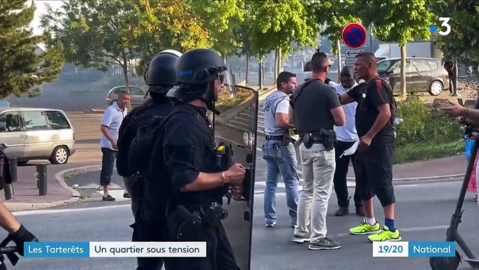 Essonne : un fourgon de police attaqué par un groupe d'individus dans la cité des Tarterêts à Corbeil-Essonnes