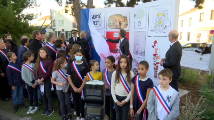 Conflans-Sainte-Honorine inaugure son livre monument en hommage à Samuel Paty