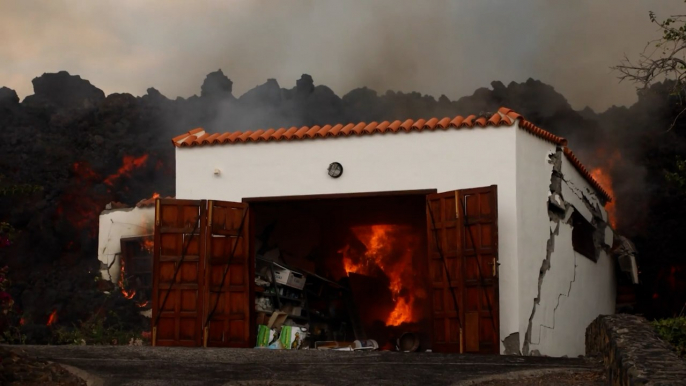 La lava arrasa más de 120 viviendas en El Paso