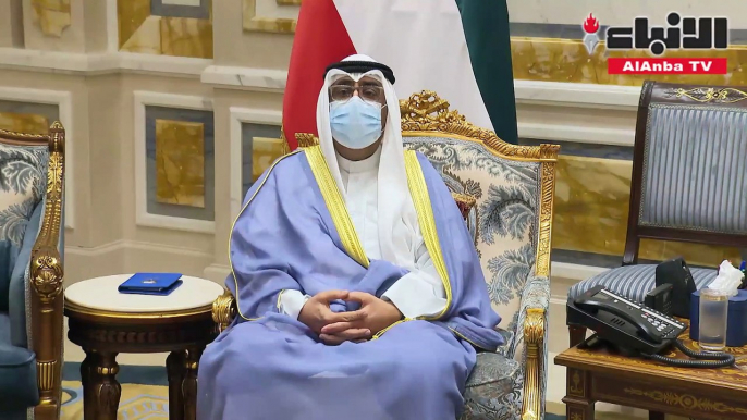 صاحب السمو الأمير الشيخ نواف الأحمد مستقبلاً سمو ولي العهد الشيخ مشعل الأحمد