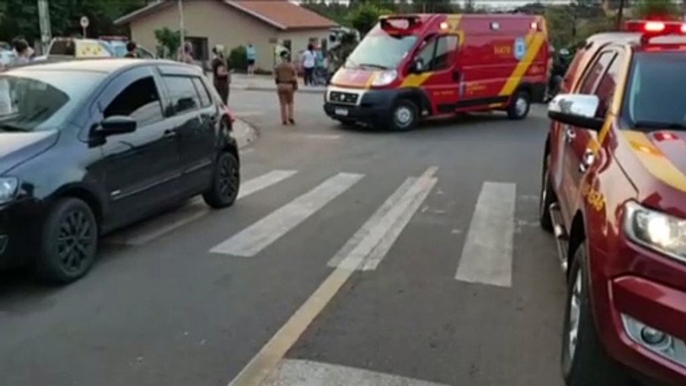 Adolescente fratura o fêmur em colisão de trânsito no Bairro Cascavel Velho