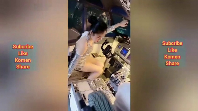 Gaya Cewek Cantik Dalam Kabin Pilot_H0T VIRAL