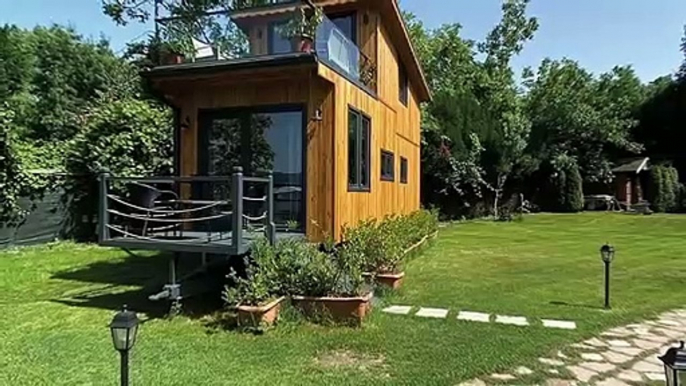 Tiny house tour - Honeycrisp Cottage - A Tiny Timber Frame