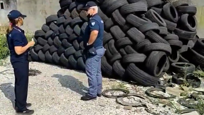 Roma - Scoperte centrale di spaccio e discarica abusiva al Casilino (01.10.21)