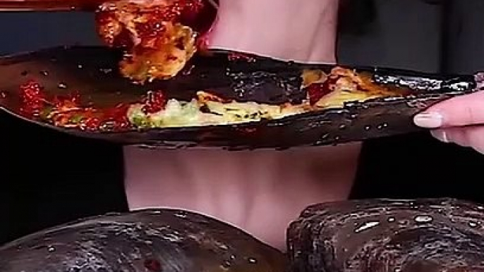 This woman really makes me starving. looks the way she eats. Mukbang eatingshow