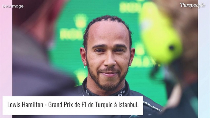 Lewis Hamilton méconnaissable : grosses barbe, rides et lunettes, le champion transformé en vidéo