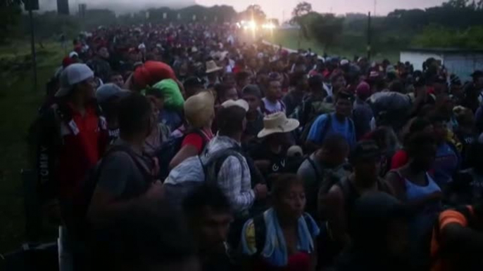 La caravana migrante continúa su camino hacia EEUU