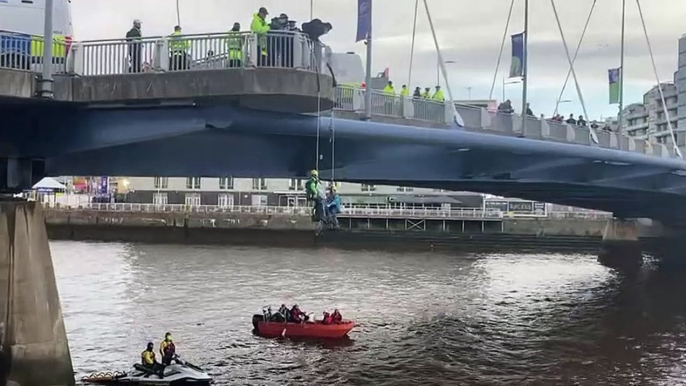 COP26: Young climate protesters abseil off Squinty Bridge