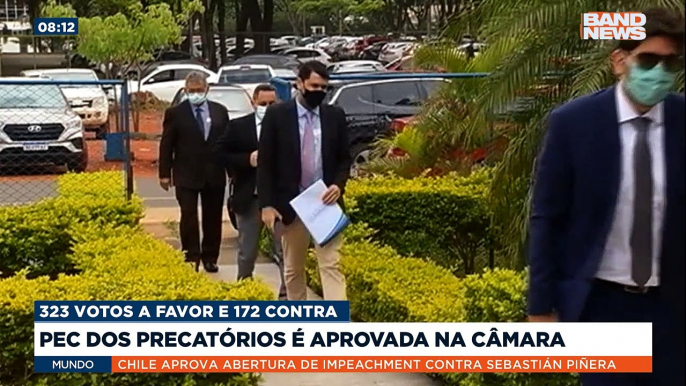 O Plenário da Câmara dos Deputados aprovou, em 2° turno, o texto-base da PEC. A mudança de posição de partidos como o PDT não foi suficiente para barrar a proposta, que segue agora para o senado.Saiba mais em youtube.com.br/bandjornalismo