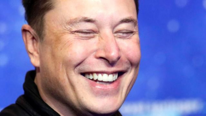 Twitter'da hisse satma anketi yapan Musk, 5 milyar dolarlık hisse sattı