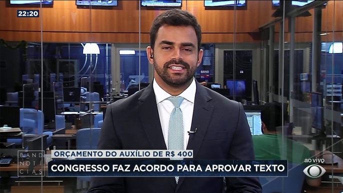 O Congresso fechou um acordo agora à noite para aprovar o projeto que abre espaço no orçamento para o Auxílio Brasil de 400 reais.