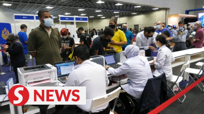 Hours of queuing at KLCC as motorists grab chance to to pay traffic summonses at 80% discount