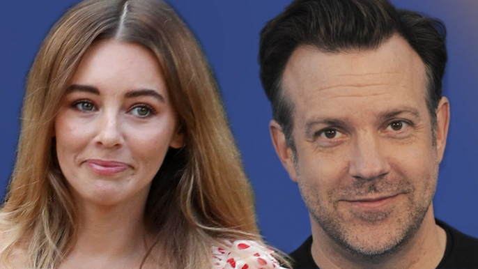 Jason Sudeikis packs on the PDA with Model Keeley Hazell, On their Romantic Getaway To Cabo